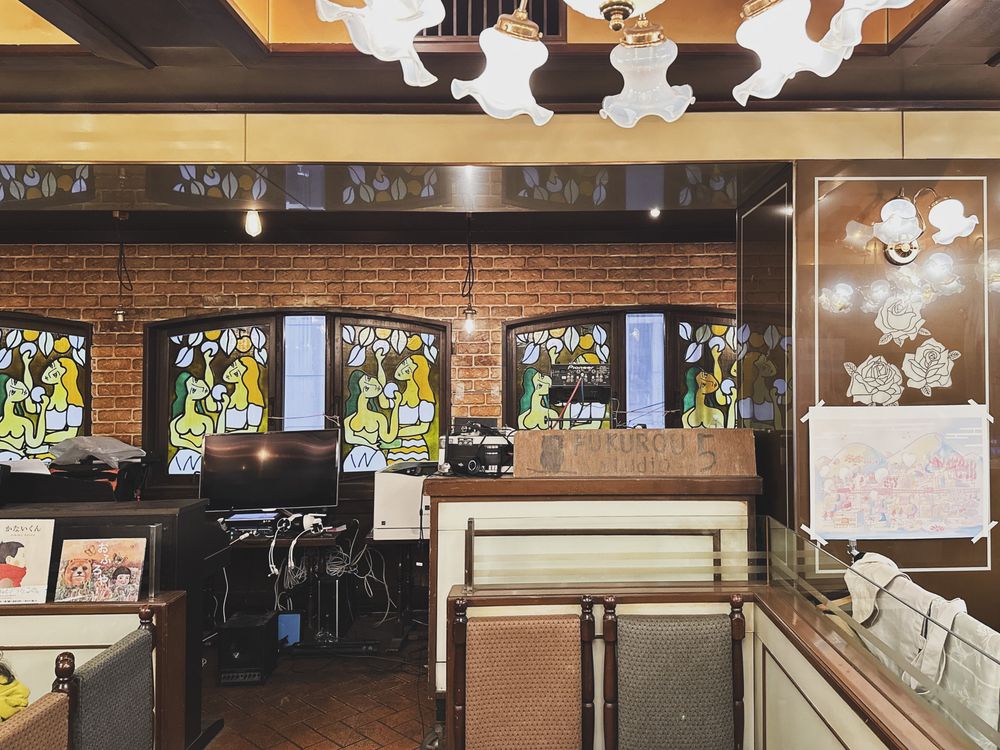 レトロなムード漂う店内