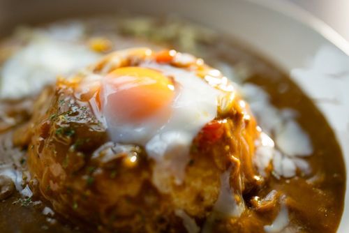 大人なバーの、昼の顔「ちょっぴり大人なキーマカレー」　10年かけて誕生したスパイシーな味わい