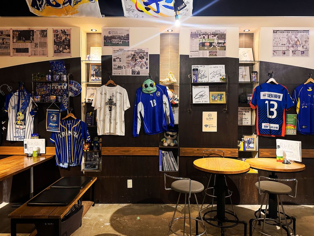 大分トリニータのグッズに彩られた店内