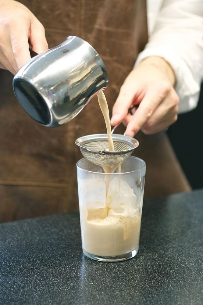 侯曼曾在县外的一家知名餐厅接受过培训,他的碗拥有众多粉丝。