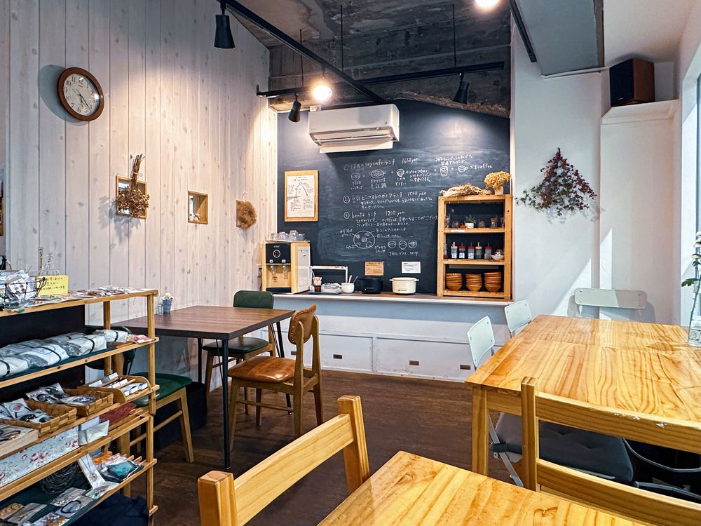 位于瓦扎瓦扎大楼底层的 "大豆咖啡馆"。