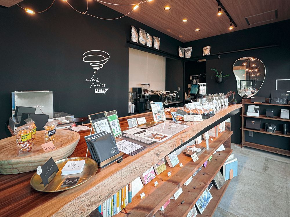 switchcoffee STAND" on a corner of Chuo Dori is a new place of relaxation in Machinaka.